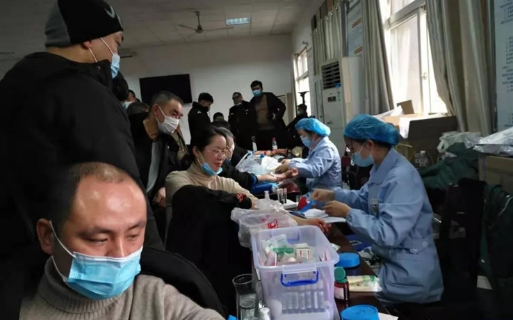 点滴热血汇聚，，，，，k8凯发爱心传递