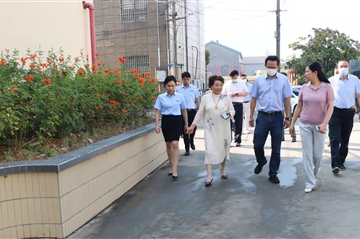 【k8凯发动态】荆州区政府领导国庆节到我司走访慰问
